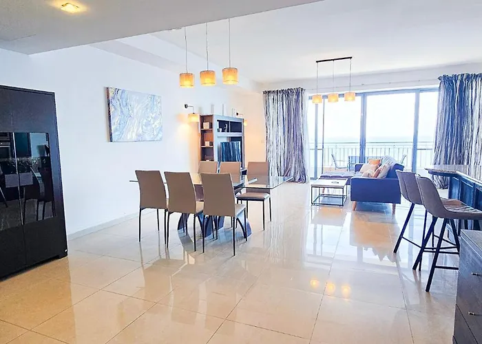 Apartamento Seafront 3-bedroom In With Panoramic Sea View 3 Sliema