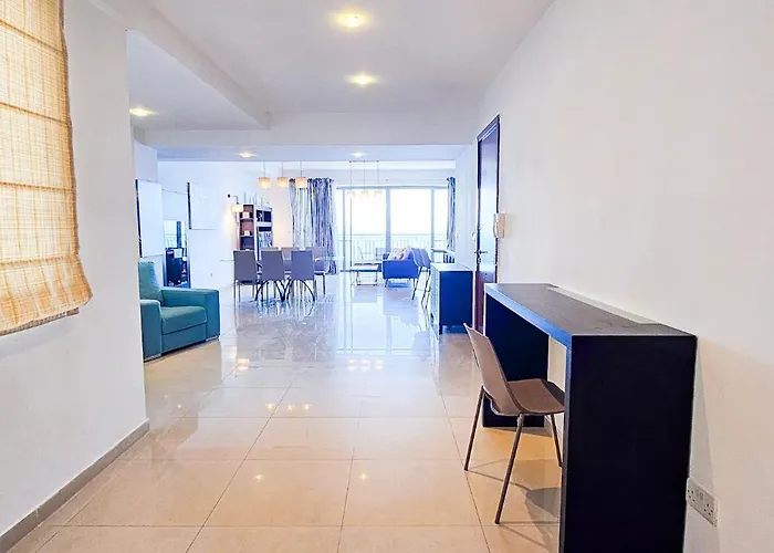 Seafront 3-bedroom In With Panoramic Sea View 3 * Sliema