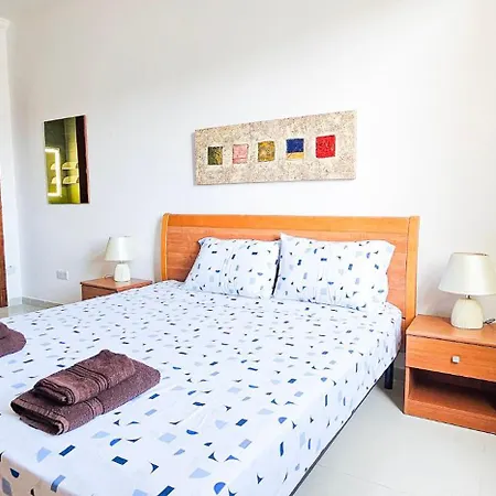 Seafront 3-bedroom In With Panoramic Sea View 3 Sliema