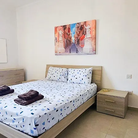 Seafront 3-bedroom In With Panoramic Sea View 3 Apartment Sliema