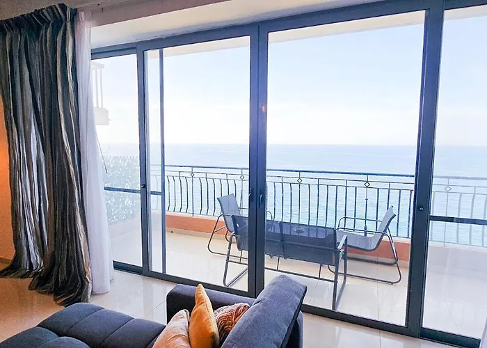 Seafront 3-bedroom In With Panoramic Sea View 3