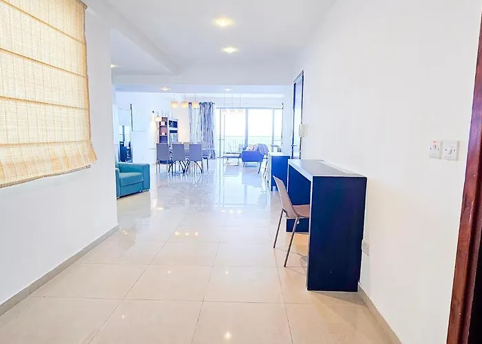 Seafront 3-bedroom In With Panoramic Sea View 3