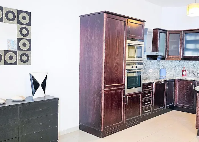 Seafront 3-bedroom In With Panoramic Sea View 3 Sliema