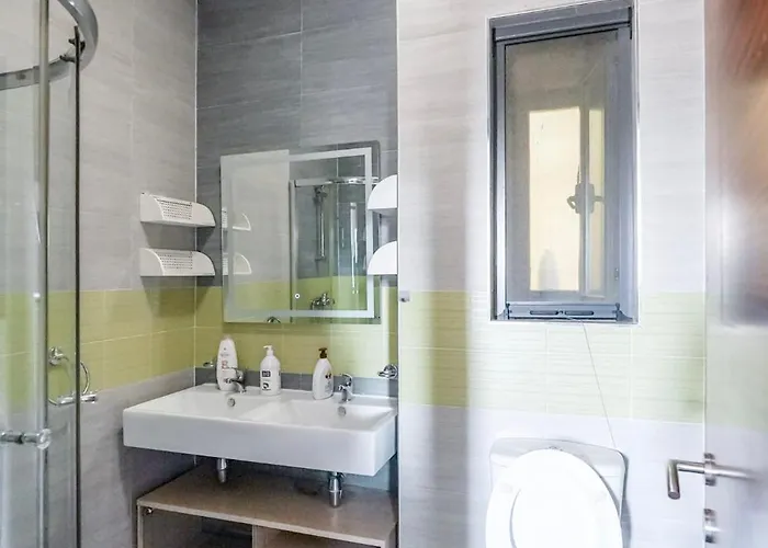 Seafront 3-bedroom In With Panoramic Sea View 3 Apartament