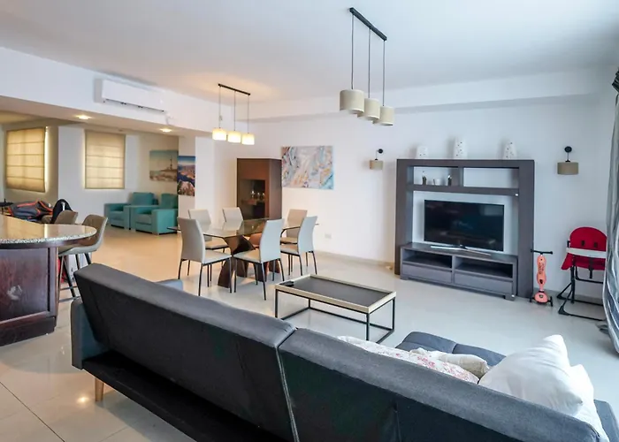 Seafront 3-bedroom In With Panoramic Sea View 3 Lejlighed