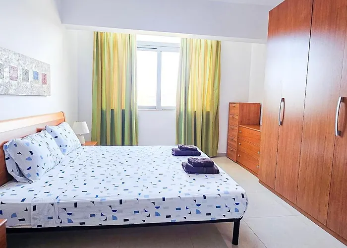 Seafront 3-bedroom In With Panoramic Sea View 3