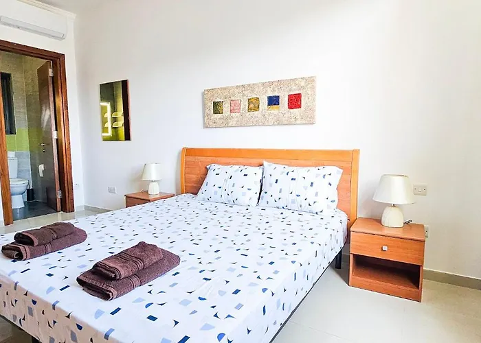 Seafront 3-bedroom In With Panoramic Sea View 3 Sliema